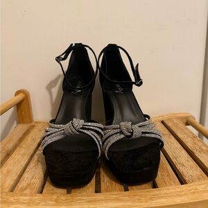 Vivianly Black and Silver Strappy Heels